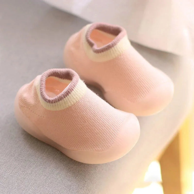 Meia Antiderrapante Com sola de Borracha para Bebês - Primeiros Passos com Segurança e Conforto
